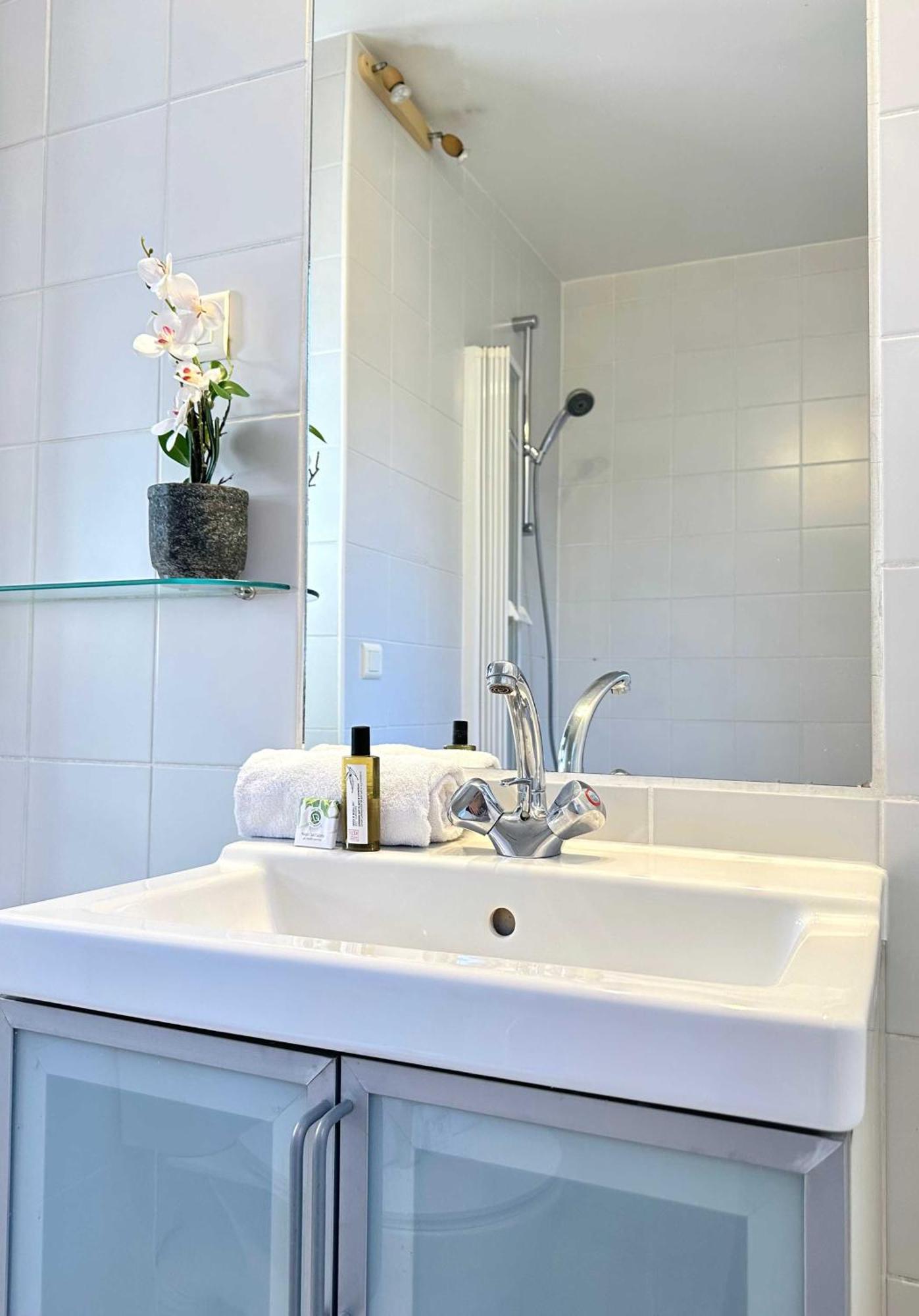 Beautiful Calm Studio In Le Marais ปารีส ภายนอก รูปภาพ