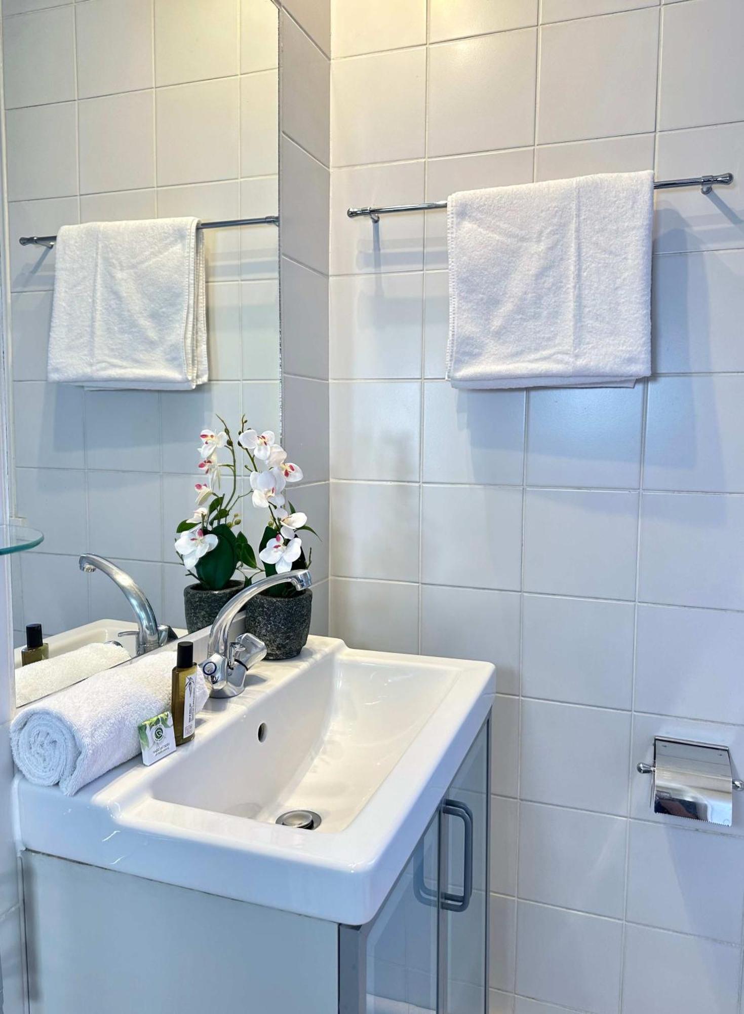 Beautiful Calm Studio In Le Marais ปารีส ภายนอก รูปภาพ
